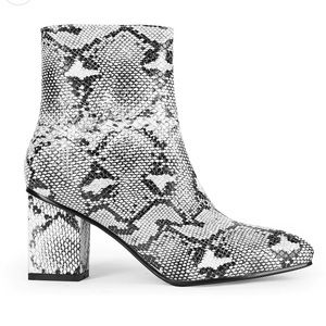 Snake Boots Chunky heel